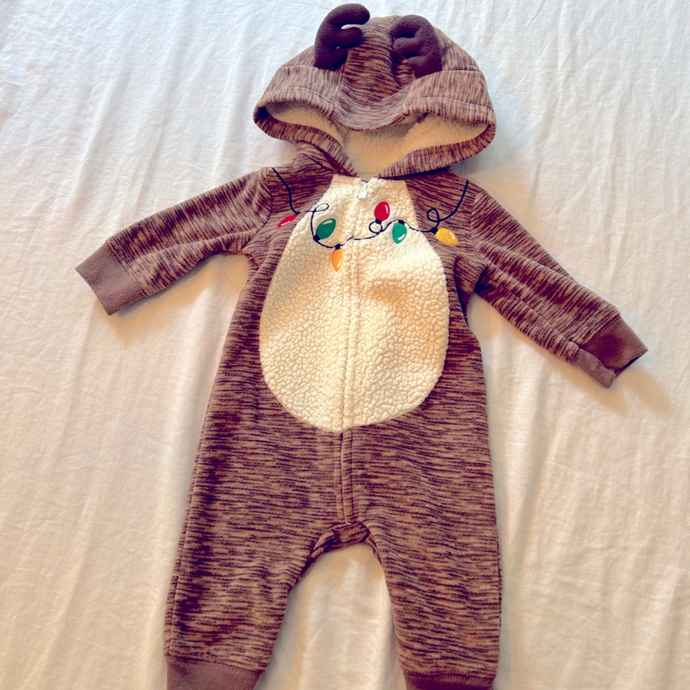 Holiday clothes and birthday bib- 4 outfits, 1 bib